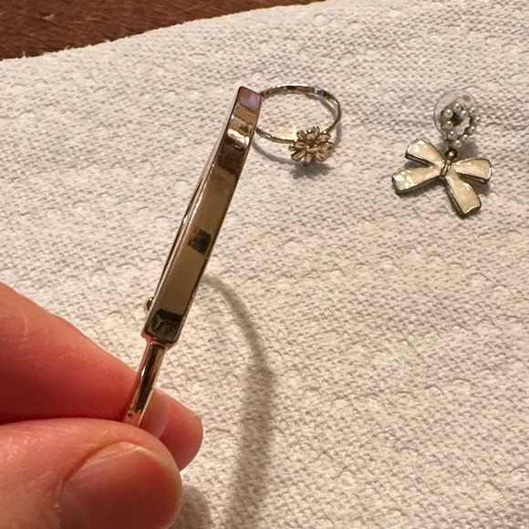 Elegant Gold Bracelet, Ring, and Earrings Set - Picture 7 of 13